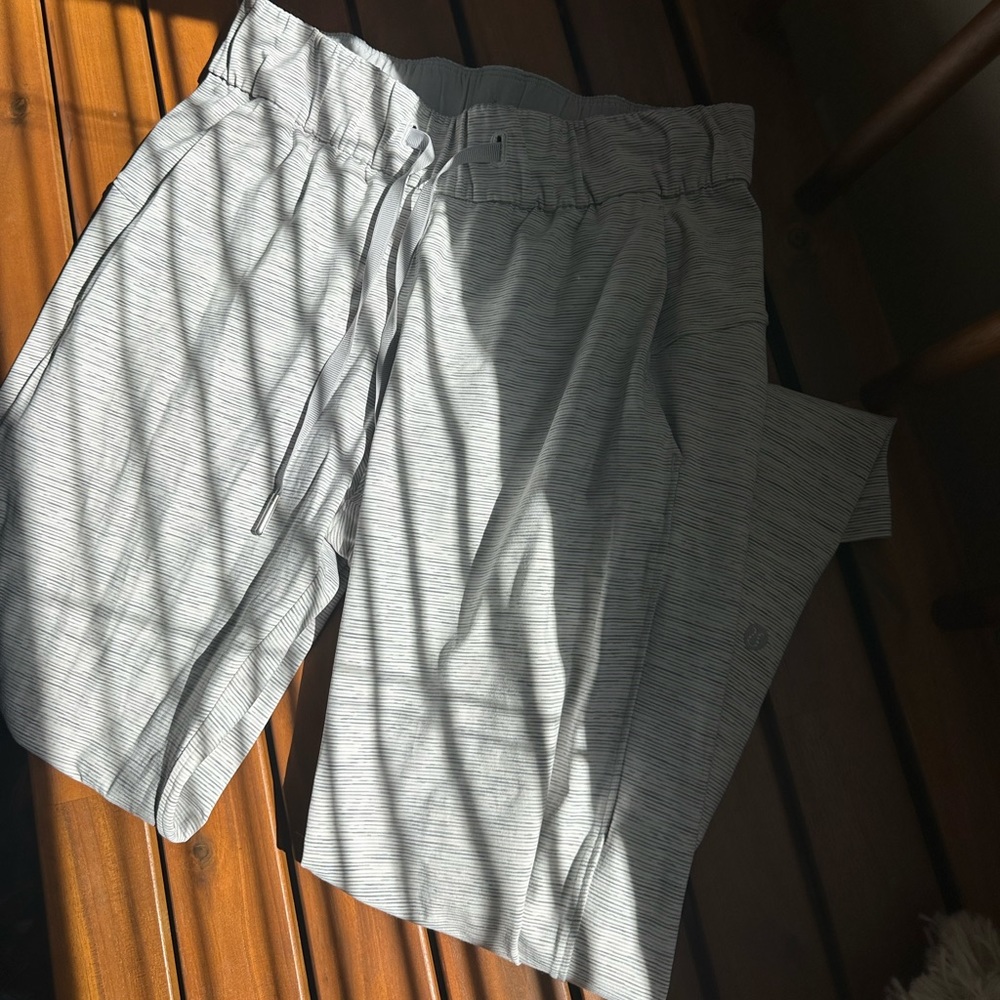 Lululemon wunder under stretch straight leg pant